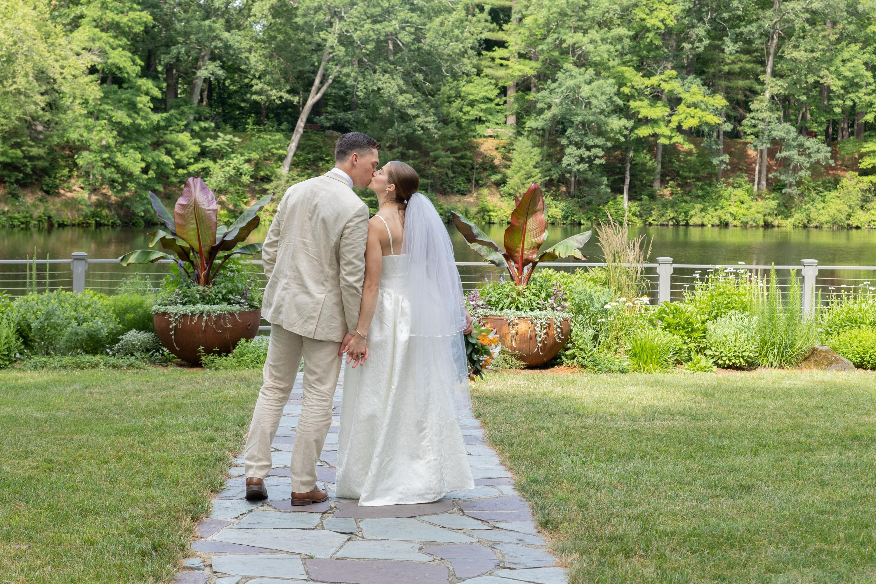 carousel-hero-element image-0